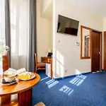 Piast Centrum 3*