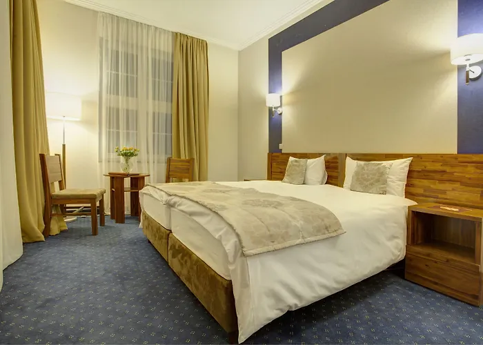 Piast Centrum Hotel 3*