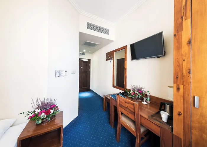 Hotel Piast Centrum 3*