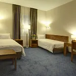 Hotel Piast Centrum 3*