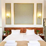 Piast Centrum Hotel 3*
