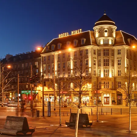 Piast Centrum Hotel 3*