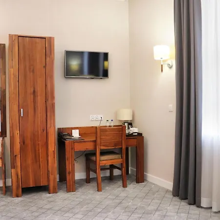 Hotel Piast Centrum 3*