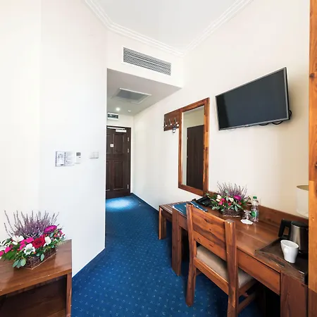 Hotel Piast Centrum 3*