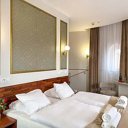 Hotel Piast Centrum 3*