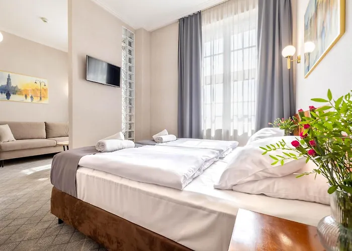 Hotel Piast Centrum 3*