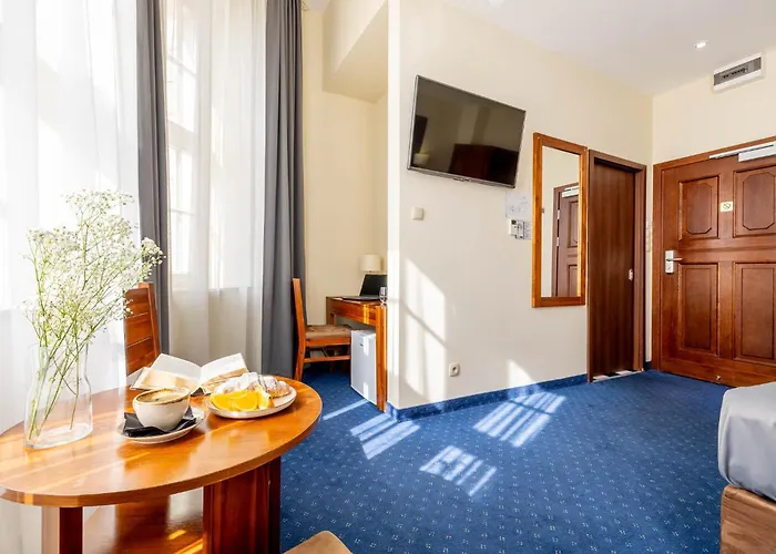 피아스트 센트럼 3*